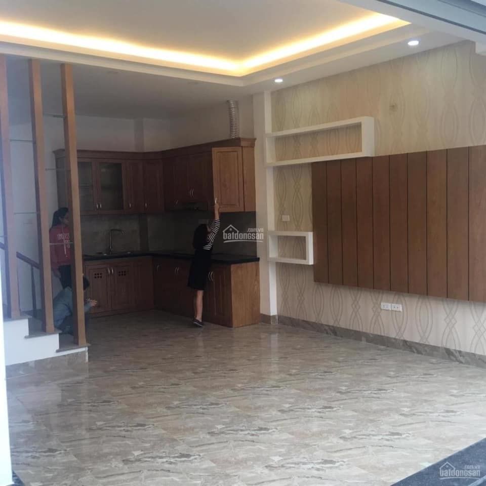 Cần cho thuê nhà nguyên căn tại Ngọc Thuỵ Nhà 4 tầng 1 tum, diện tích 35m2/ sàn
