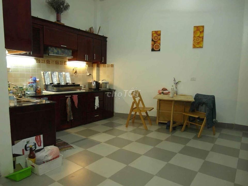 Nhà Riêng Lạc Long Quân Diện tích 53 m xây 3,5 tầng 4 ngủ 1 bếp 1 khách