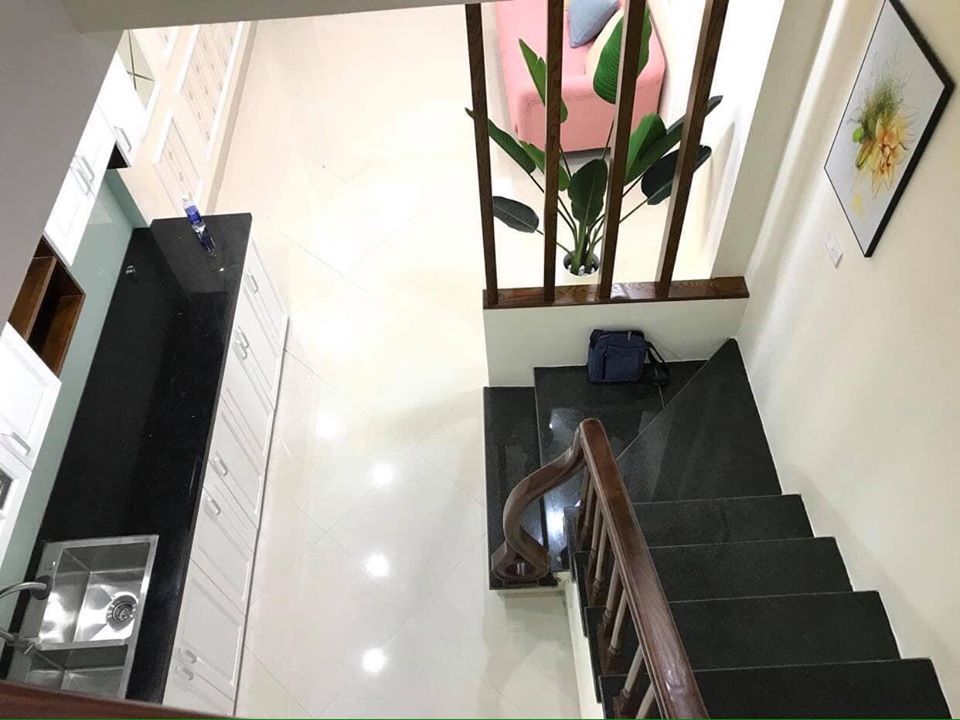 BÁN GẤP NHÀ MỚI 5 TẦNG - NGAY 204 CỔ LINH - OTO ĐỖ CẠNH NHÀ - ĐI BỘ RA AEON LONG BIÊN.