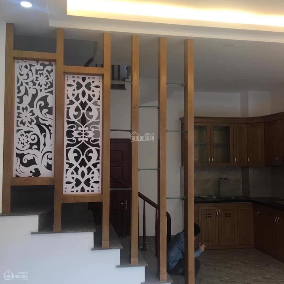 Cần cho thuê nhà nguyên căn tại Ngọc Thuỵ Nhà 4 tầng 1 tum, diện tích 35m2/ sàn