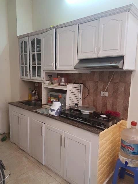 Tôi cần bán nhà DT mặt sàn 24m2 tại bồ đề long biên. Từ tầng 2 là 26m2, cách hồ gươm chỉ 7km.