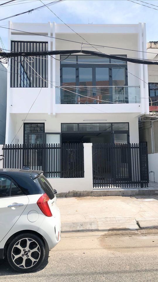 cần bán lại căn nhà cấp 2 (1 lầu 1 trệt) đường Hoàng Diệu khu lấn biển 16ha