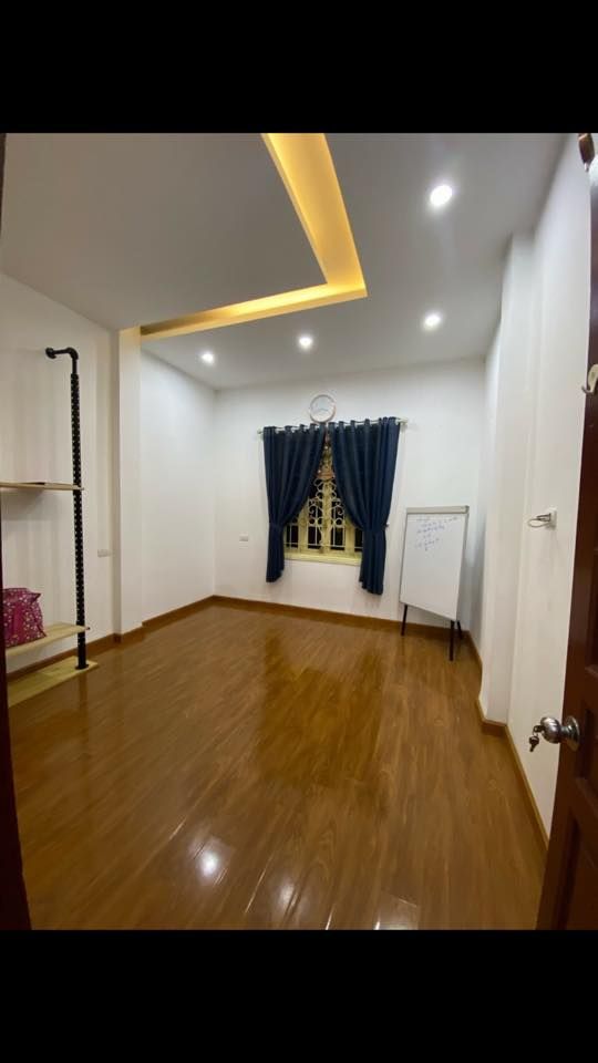 Nhà 4 tầng cần cho thuê, nhà thuộc cán bộ tập thể Thông tấn xã VN, tại phố Bùi Ngọc dương