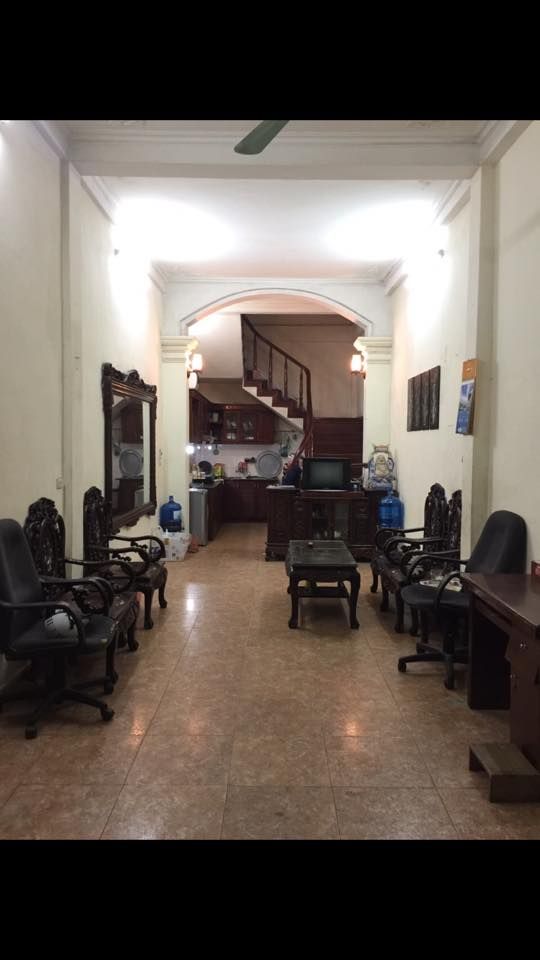 Nhà 4 tầng cần cho thuê, nhà thuộc cán bộ tập thể Thông tấn xã VN, tại phố Bùi Ngọc dương