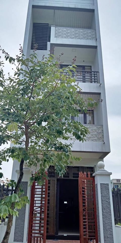 Gia đình muốn bán gấp ngôi nhà. Ở Khu Đô Thị Minh Phương TP Việt Trì tỉnh Phú Thọ.