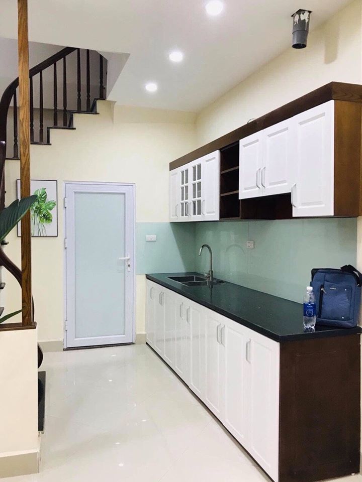 BÁN GẤP NHÀ MỚI 5 TẦNG - NGAY 204 CỔ LINH - OTO ĐỖ CẠNH NHÀ - ĐI BỘ RA AEON LONG BIÊN.