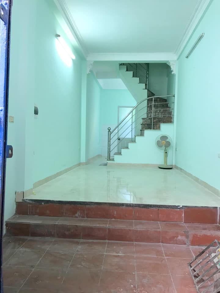 Cho thuê nhà nguyên căn 2,5 tầng - 32m2 Ngõ 360 Xã Đàn - Nghách 107- Phố Trung Phụng mới
