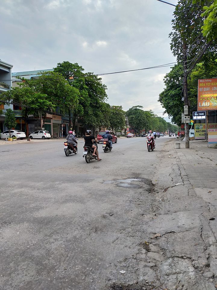 Cần bán lô đất rộng 216m2 rộng 8m sâu 27m trong đó có 96m đất thổ cư trung tâm TP Tuyên Quang