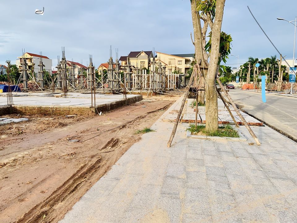 Vị trí cực đẹp view sông Cầu Rào, giáp với khu hành chính thành phố Đồng Hới.