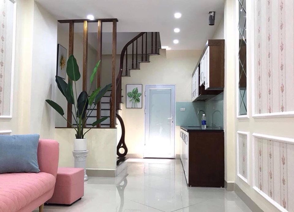 BÁN GẤP NHÀ MỚI 5 TẦNG - NGAY 204 CỔ LINH - OTO ĐỖ CẠNH NHÀ - ĐI BỘ RA AEON LONG BIÊN.