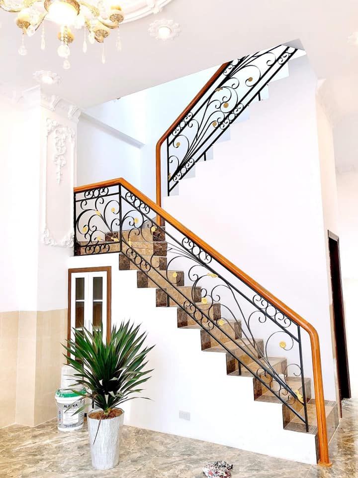 BÁN CĂN NHÀ GÓC 2 MẶT TIỀN TRỆT 2 LẦU CAO CẤP MỚI ĐẸP 100%. THIẾT KẾ CỔ ĐIỂN KIỂU PHÁP. LỘ OTO ĐẬU