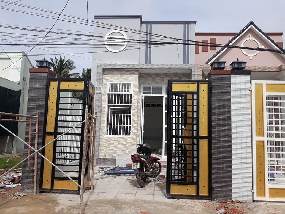 Nhà sắp hoàn thiện 4,5*26m. Thổ cư. Nhà xây kiên cố, hiện đại. Đầy đủ các phòng. 1.08 tỷ
