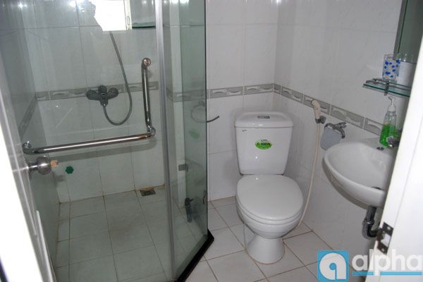 Căn hộ 2 phòng ngủ cho thuê tại Lạc Long Quân, Tây Hồ