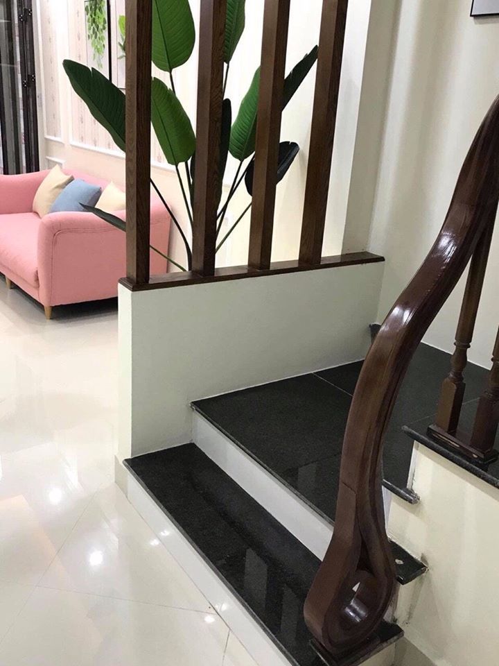 BÁN GẤP NHÀ MỚI 5 TẦNG - NGAY 204 CỔ LINH - OTO ĐỖ CẠNH NHÀ - ĐI BỘ RA AEON LONG BIÊN.