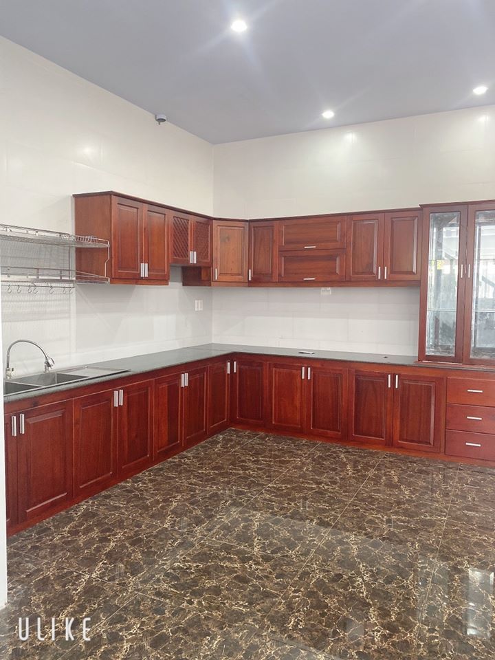Cho thuê căn Vincom mới hoàn thiện xong. Gồm 4pn, 5wc,2pk,1p bếp.1 trệt 3 lầu Vị Thanh