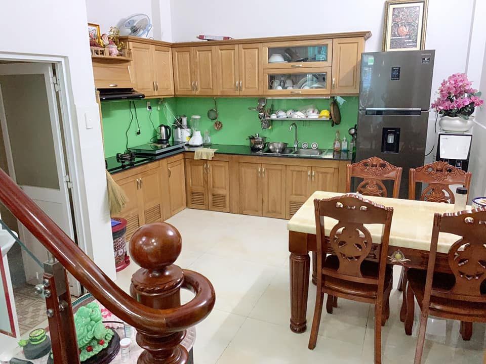 Nhà trệt 2 lầu st, Mt đường số 24 giá 5ty5 còn thương lượng Lh Vân 0989598391