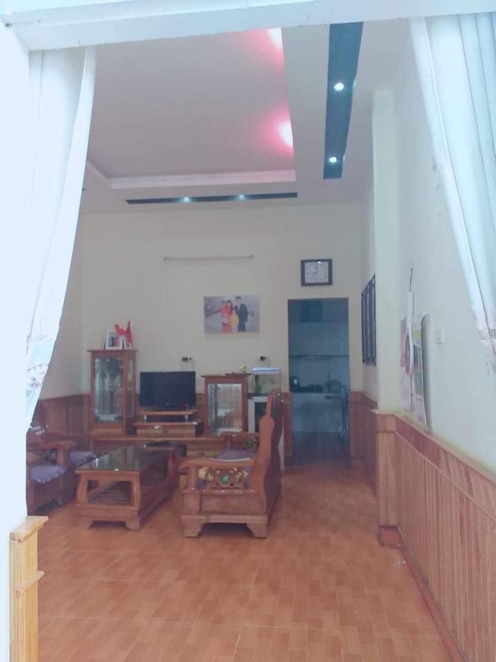 Bán nhà cấp 4 rộng 10*14 nhà rộng rãi, gồm 02 phòng ngủ, 01 phòng khách, 01 phòng bếp ăn, 02 nhà vs