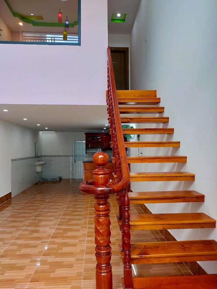 NHÀ TRỆT LỬNG ĐÚC BÊ TÔNG KDC MIỀN NAM Nhà đẹp sạch sé có 2 phòng ngủ