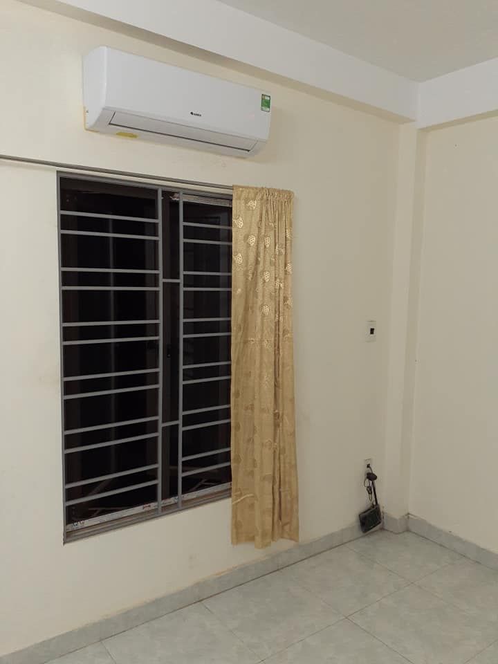 phòng vào ở luôn tại số nhà 28 ngõ 417 lý bôn phòng rộng phù hợp cho hai người ở có chỗ để xe