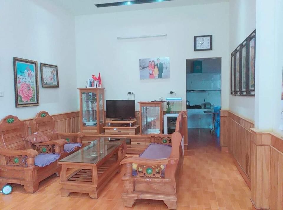 Bán nhà cấp 4 rộng 10*14 nhà rộng rãi, gồm 02 phòng ngủ, 01 phòng khách, 01 phòng bếp ăn, 02 nhà vs