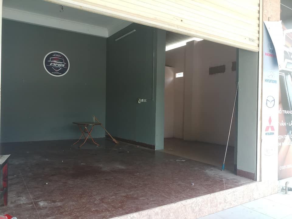 Còn một gian khép kín 40m2 phù hợp làm văn phòng, spa, shop bán hàng 105 đường Lương Ngọc Quyến