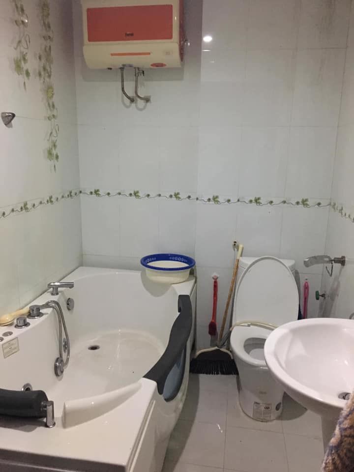 Cho thuê nhà 5 tầng khu đồng quang ngay khu tư san nền đường thông rộng. Kinh doanh, spa , mở VP