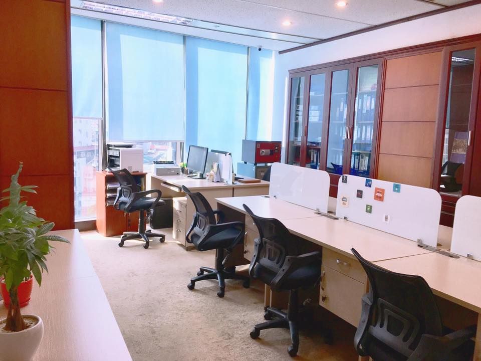 Sang nhượng nhà 250m2 đầy đủ đồ làm văn phòng / mặt bằng kinh doanh tại Cầu Giấy