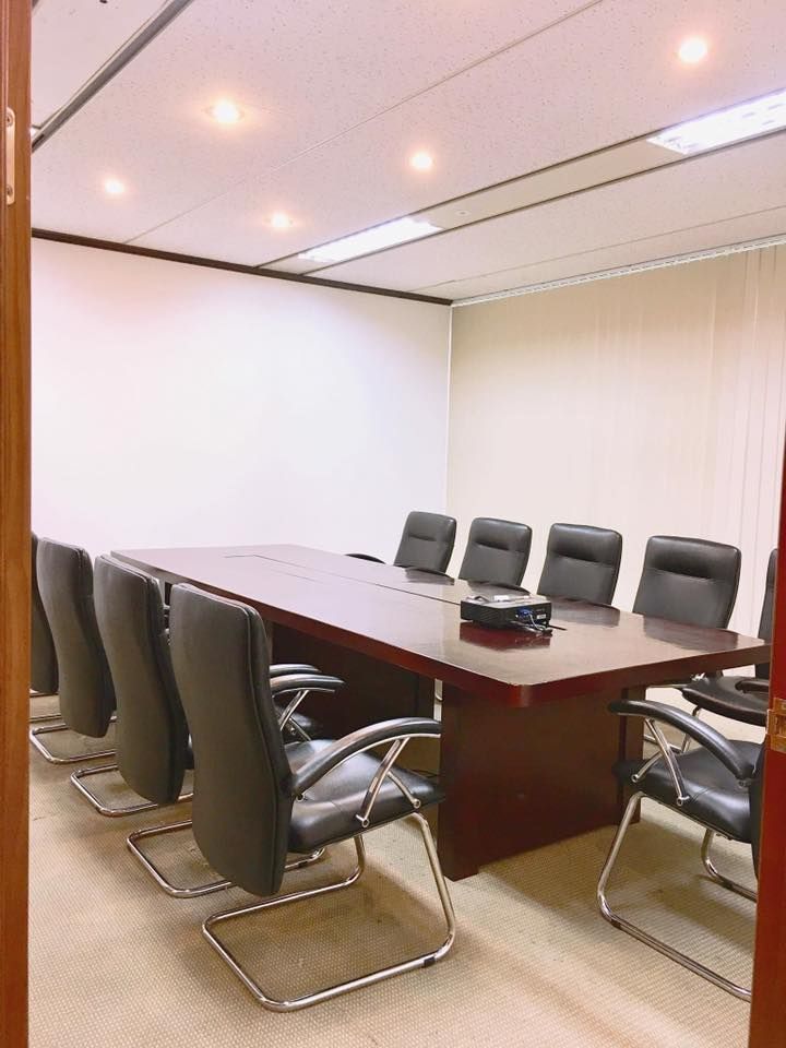 Sang nhượng nhà 250m2 đầy đủ đồ làm văn phòng / mặt bằng kinh doanh tại Cầu Giấy