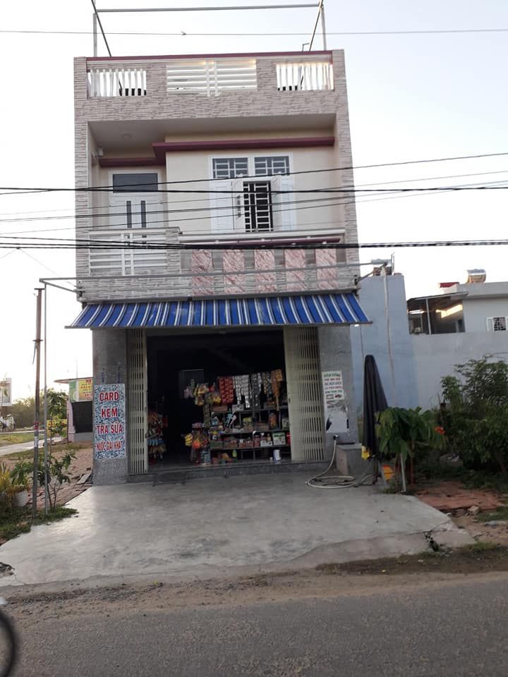Bán nhà 2.5 mê.dt 5.5x20. cách TP Tuy hoà 2km đối diện với cổng phụ trường trung học cơ sở hoà An