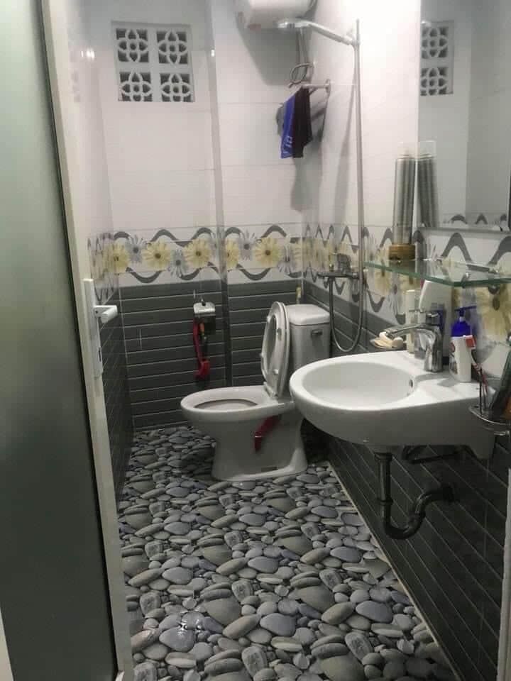 Do cần tiền gấp cần bán căn hộ 2 ngủ,1k+b,1wc,full đồ dt 45m2, Khương Đình-TX