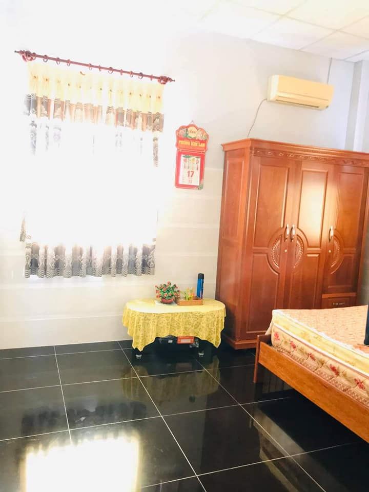 nhà nguyên căn. Diện tích 4.2m×20m=84m khu dân cư Thu Loan, mặt tiền nằm ngay góc có kèm hình