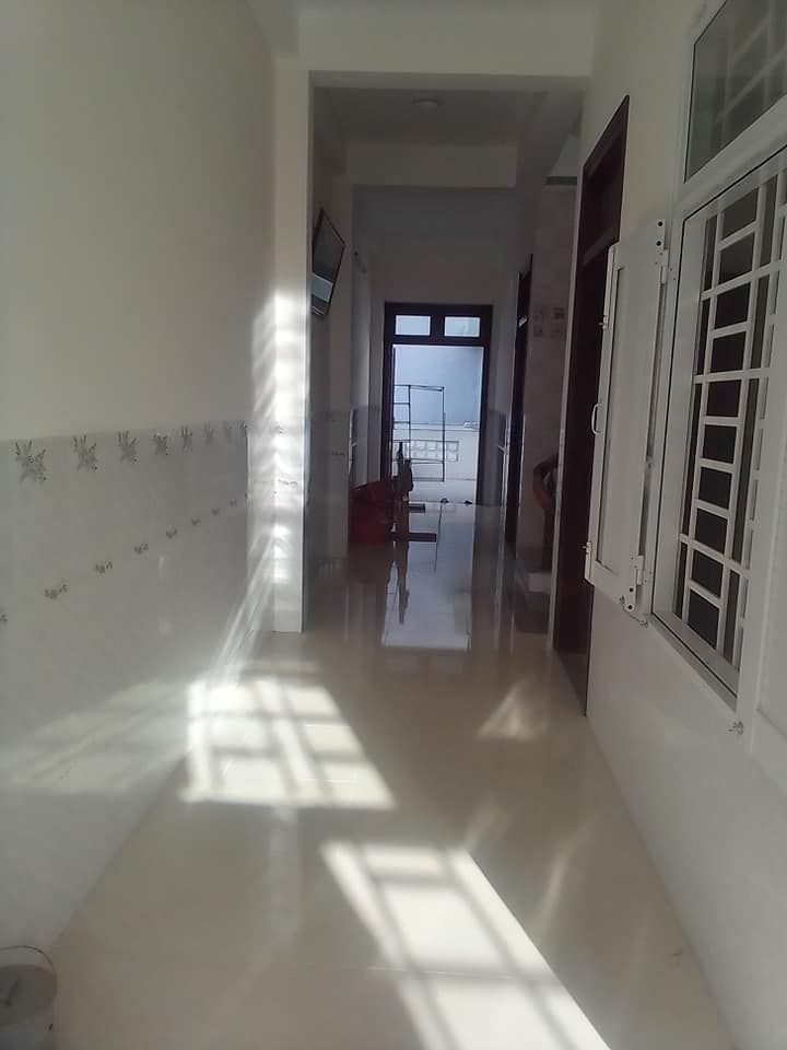 Bán nhà 2.5 mê.dt 5.5x20. cách TP Tuy hoà 2km đối diện với cổng phụ trường trung học cơ sở hoà An