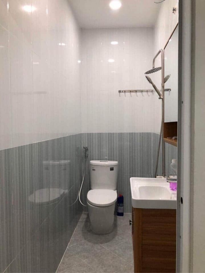 Chủ cần bán gấp nhà mặt tiền kinh doanh đường Lãnh Binh Thăng p.13 q.11