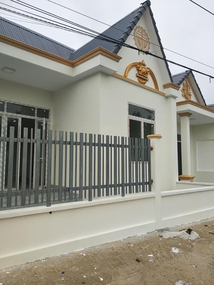 CẦN BÁN GẤP 7 CĂN NHÀ THÁI MẶT ĐƯỜNG NHỰA 13M ĐI THÔNG, VỊ TRÍ ẤP BƯNG TRANG PHƯỜNG TIẾN THÀNH