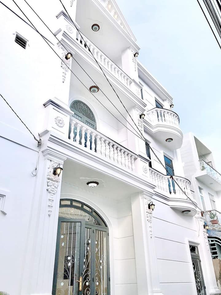 BÁN CĂN NHÀ GÓC 2 MẶT TIỀN TRỆT 2 LẦU CAO CẤP MỚI ĐẸP 100%. THIẾT KẾ CỔ ĐIỂN KIỂU PHÁP. LỘ OTO ĐẬU