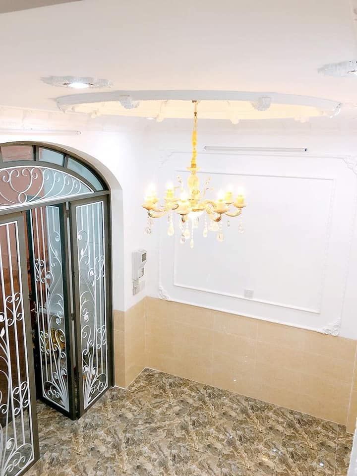 BÁN CĂN NHÀ GÓC 2 MẶT TIỀN TRỆT 2 LẦU CAO CẤP MỚI ĐẸP 100%. THIẾT KẾ CỔ ĐIỂN KIỂU PHÁP. LỘ OTO ĐẬU