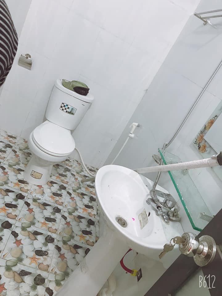 E cần bán nhà chính chủ, nhà ngay km2, vào ngõ 180m, ô tô vào tận nơi, đường 4.5m.