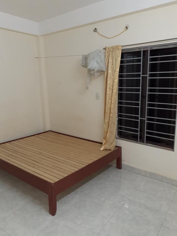 phòng vào ở luôn tại số nhà 28 ngõ 417 lý bôn phòng rộng phù hợp cho hai người ở có chỗ để xe