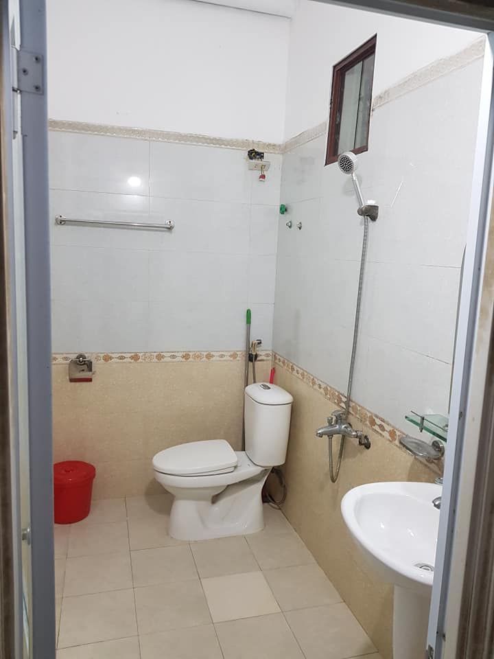 Mình có căn nhà muốn bán. Rộng 4.5m dài 20m. Địa chỉ số 41 Ngách 70/212 Hải Thượng Lãn Ông
