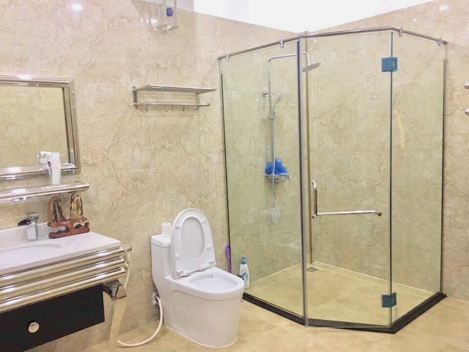 Cho thuê phân lô, lô góc, oto vào nhà Hoàng Cầu dt 55m 5 tầng