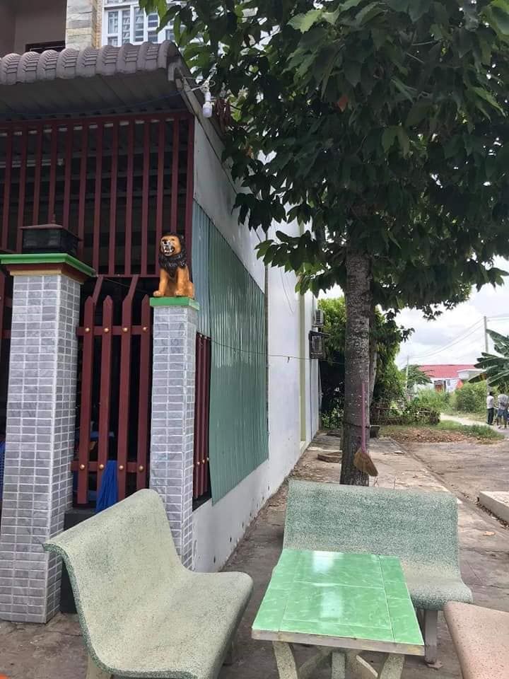 nhà nguyên căn. Diện tích 4.2m×20m=84m khu dân cư Thu Loan, mặt tiền nằm ngay góc có kèm hình
