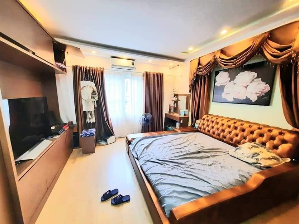 Duy nhất trong tuần này, bán nhà Phố Khâm Thiên đẹp nhất khu. Rẻ nhất khu 2,45 tỷ full nội thất