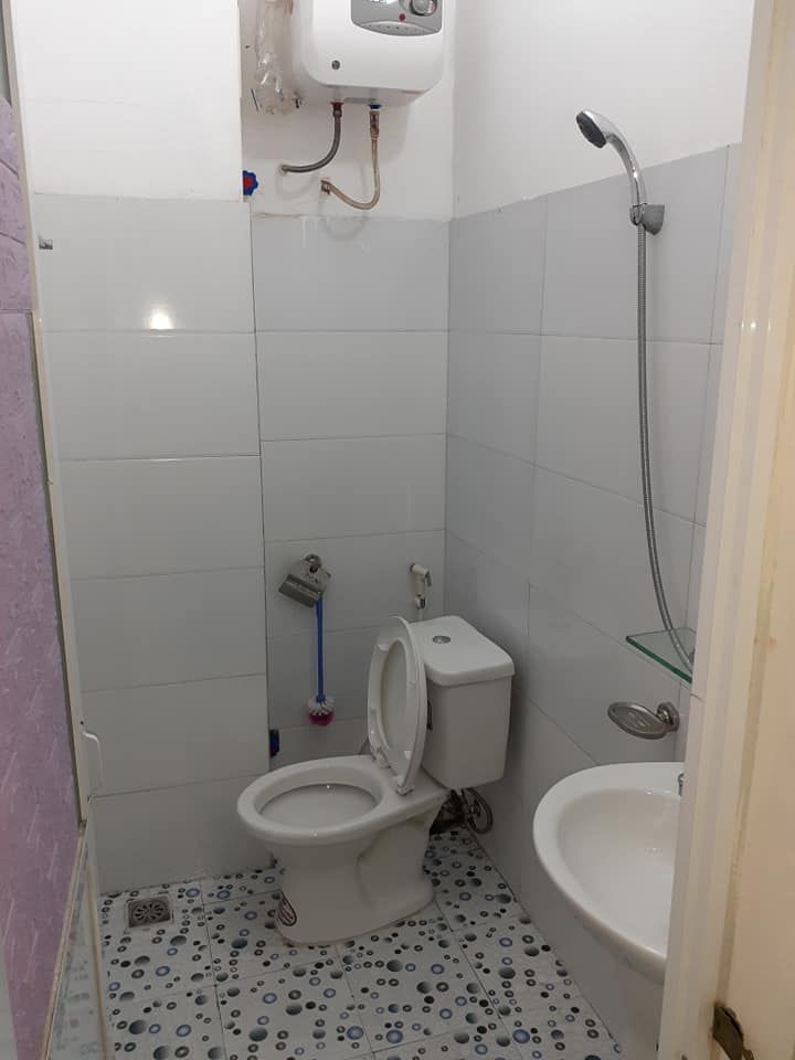 phòng vào ở luôn tại số nhà 28 ngõ 417 lý bôn phòng rộng phù hợp cho hai người ở có chỗ để xe