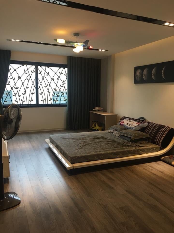 Cho thuê phân lô, lô góc, oto vào nhà Hoàng Cầu dt 55m 5 tầng