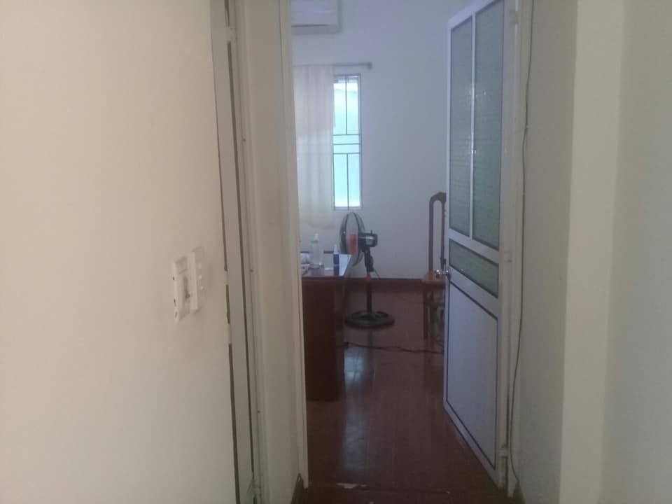 Cho thuê nhà 3 ngủ 1 khách 1 bếp sàn gỗ full đồ.3 tầng 70m2/ sàn Thụy phương gần học viện tài chính