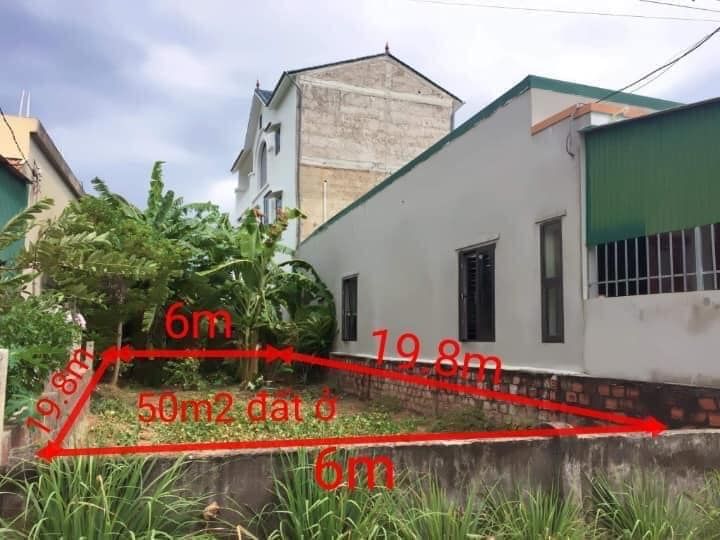 Đức Ninh chắc không còn lô nào rẻ hơn lô này. Ngõ Phan Huy Ích thông ra Trần Nhật Duật.