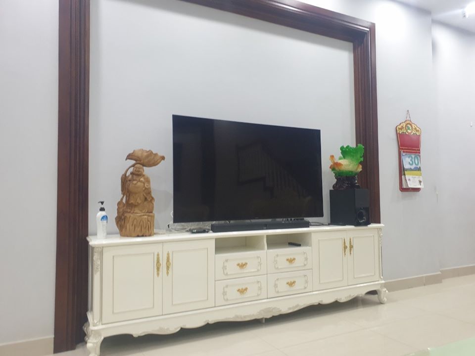 Do Chuyển công tác nên gđ cần bán căn nhà 3 tầng thuộc mb 8018 - Quảng Thắng.