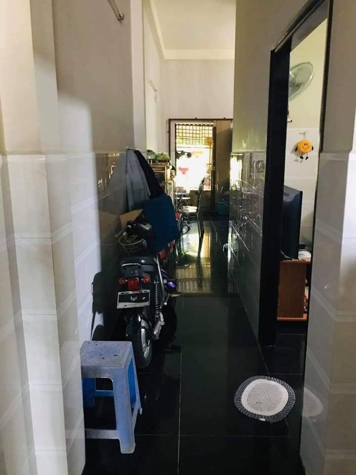 nhà nguyên căn. Diện tích 4.2m×20m=84m khu dân cư Thu Loan, mặt tiền nằm ngay góc có kèm hình