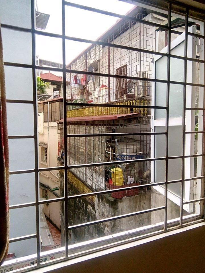 PHÒNG ĐƯỜNG LÁNG Không gian sống yên tĩnh. Sạch sẽ Thoáng mát.Nhà có nhiều cửa sổ. Khóa Vân tay.