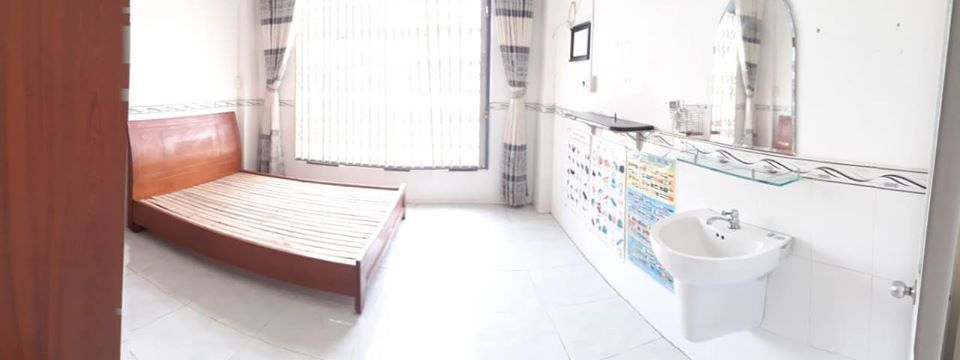 Cho thuê nhà đầy đủ nội thất dọn vào ở ngay bên hông cầu Quang Trung